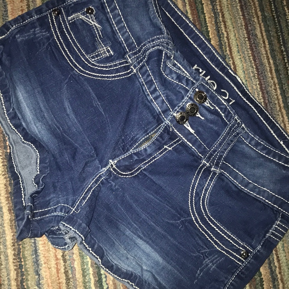 Woman’s Shorts
